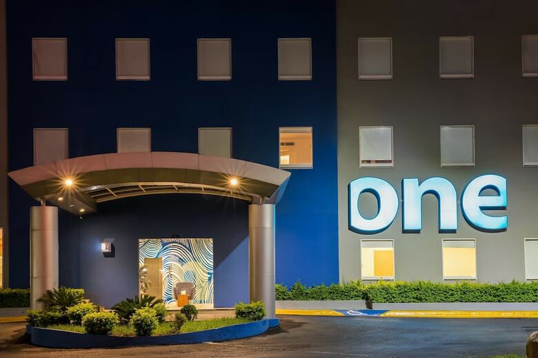 Hotel One Monterrey Aeropuerto