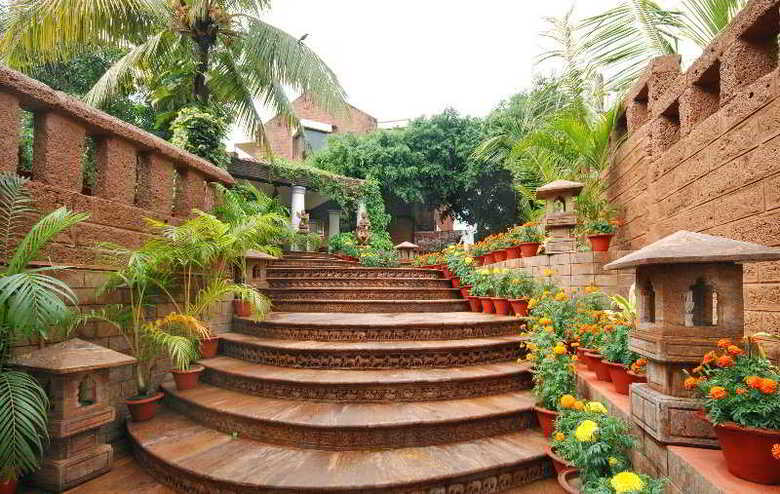 Hotel Mayfair Beach Resort