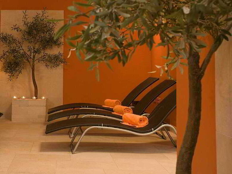 Luna Island Hotel