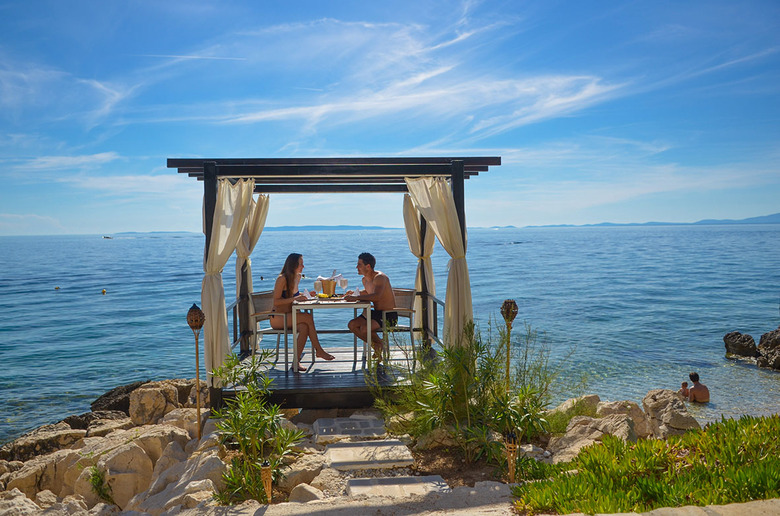 Luna Island Hotel
