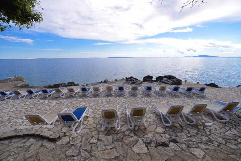 Luna Island Hotel