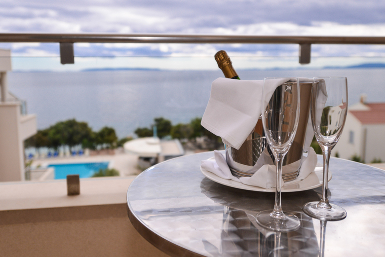 Luna Island Hotel