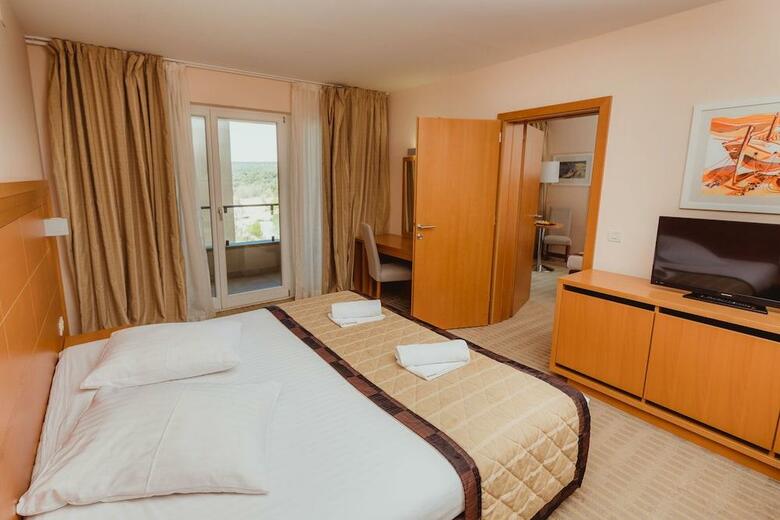 Luna Island Hotel