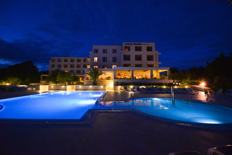 Luna Island Hotel