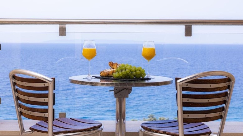 Luna Island Hotel