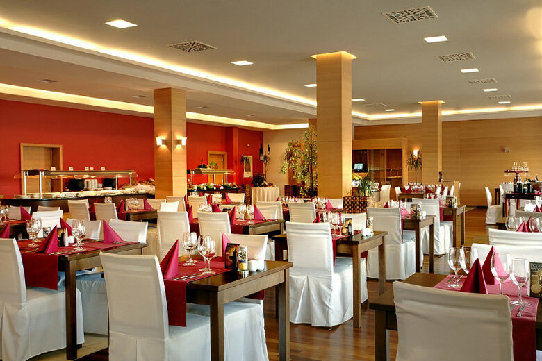 Luna Island Hotel