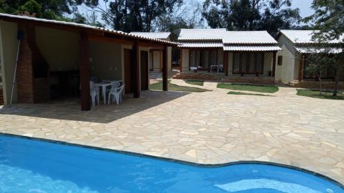 Chal�s E Su�tes Verde Do Mato