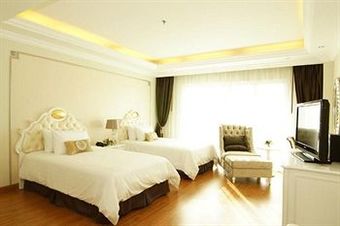 Hotel Miracle Suite