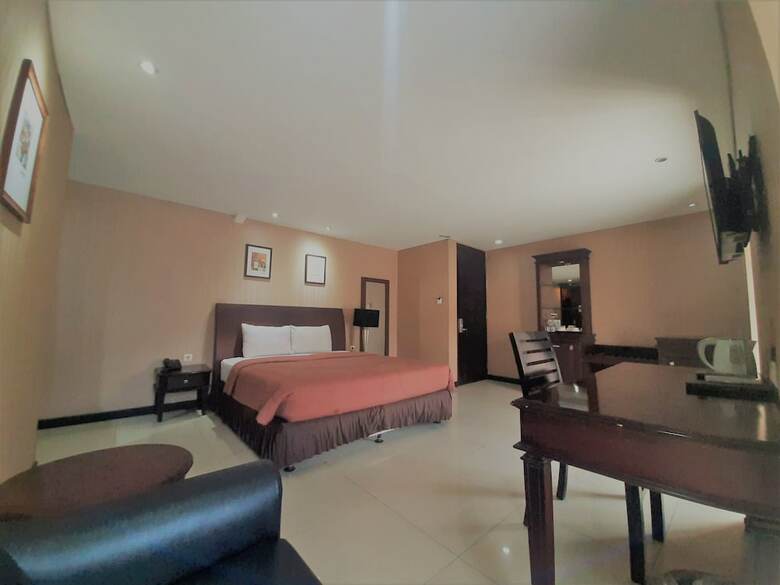 The Palais Hotel Dago