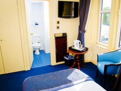 Symphony Lovat Hotel(.)