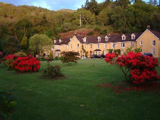 Knipoch Hotel