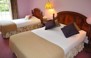 Knipoch Hotel