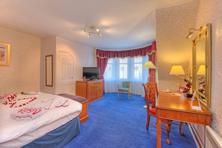 Muthu Queens Hotel