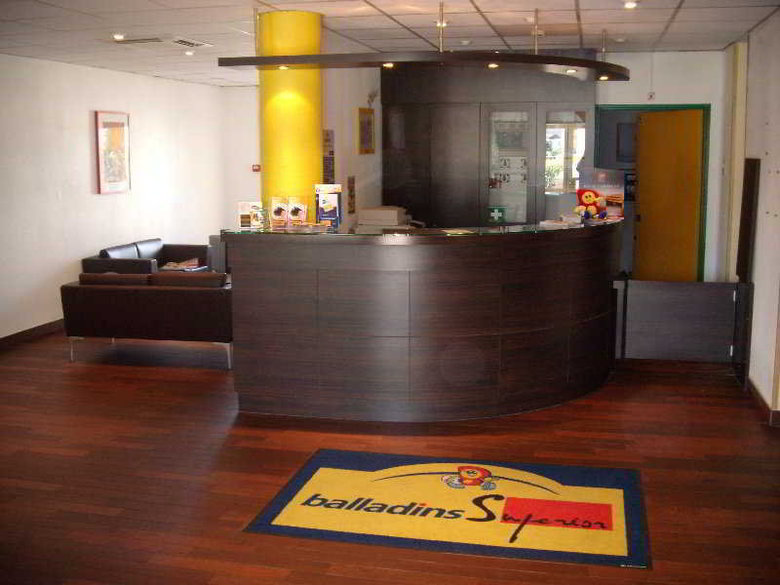 Balladins Arles Hotel