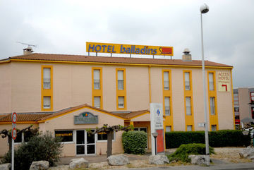 Balladins Arles Hotel