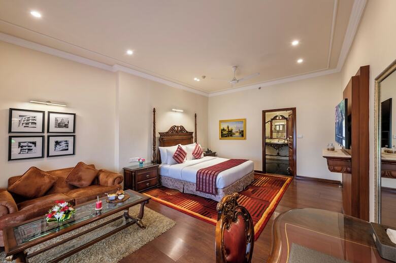 Hotel Mayfair Lagoon