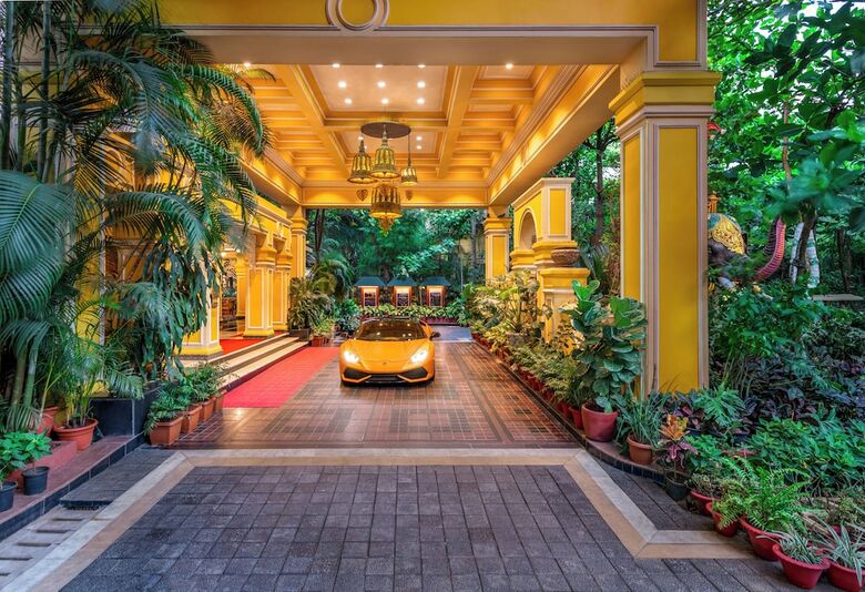 Hotel Mayfair Lagoon