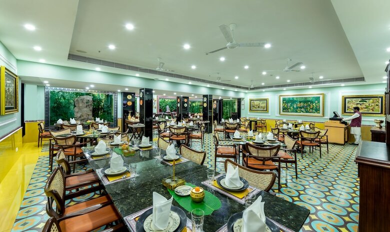 Hotel Mayfair Lagoon