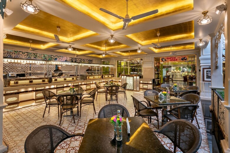 Hotel Mayfair Lagoon