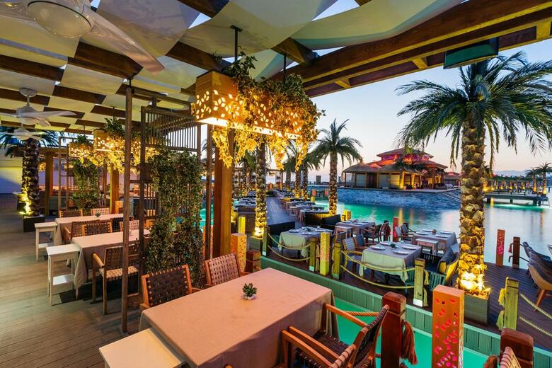 Hotel Cratos Premium