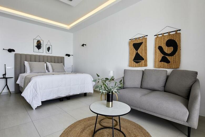 Hotel Petit Palace