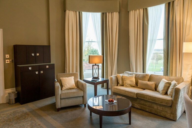 Hotel Oakley Hall