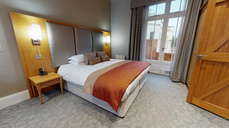 Hotel Oakley Hall