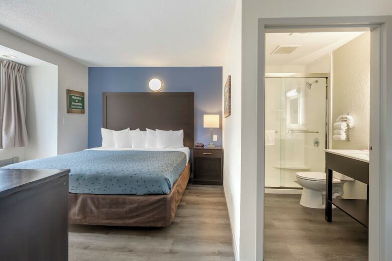 Hotel Greenville Pelham Inn By Ihg