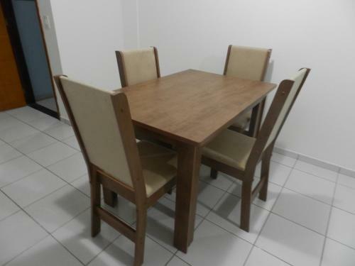 4 Estacoes: Lindo Apartamento No Catole