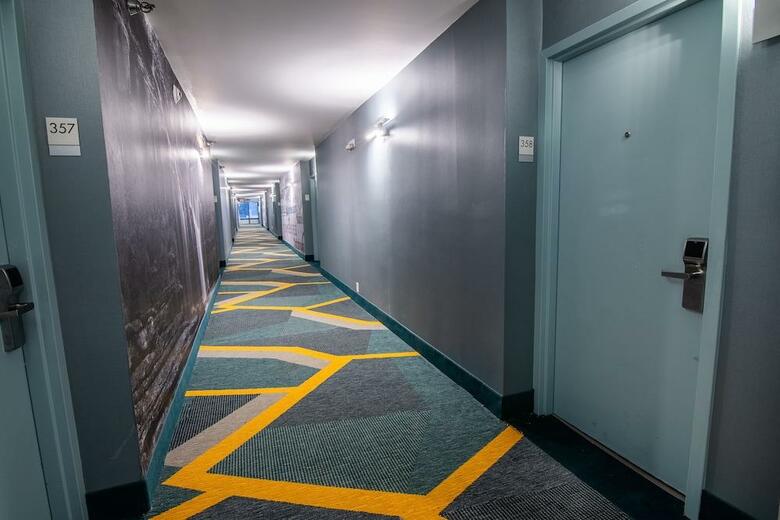 Hotel Clarion Inn & Suites