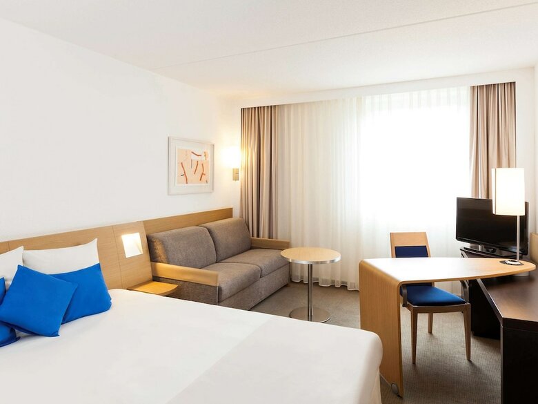 Hotel Novotel Chartres
