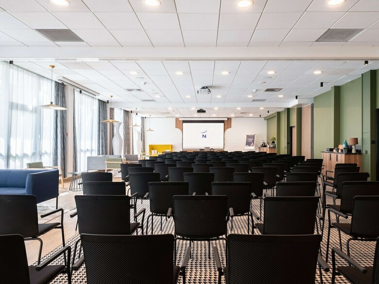 Hotel Novotel Chartres