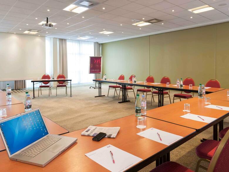 Hotel Mercure Paris Le Bourget