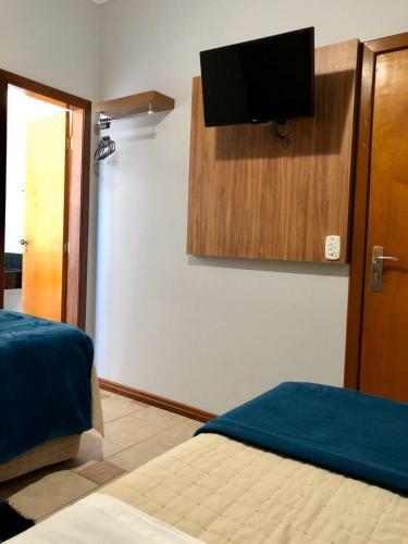 Lara's Hotel