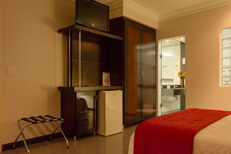 Lindoya Hotel