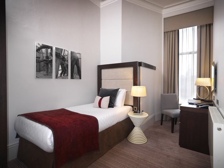 Hotel Caledonian