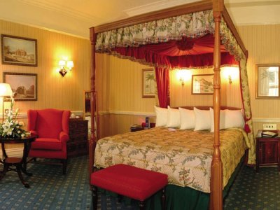 Hotel Macdonald Burlington