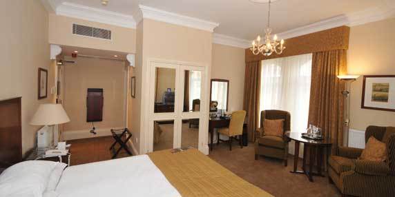 Hotel Macdonald Burlington