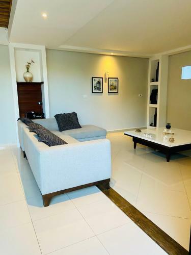Cwb 997 Com Piscina Aquecida Jacuzzi E Playground