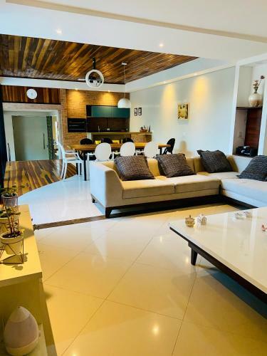 Cwb 997 Com Piscina Aquecida Jacuzzi E Playground