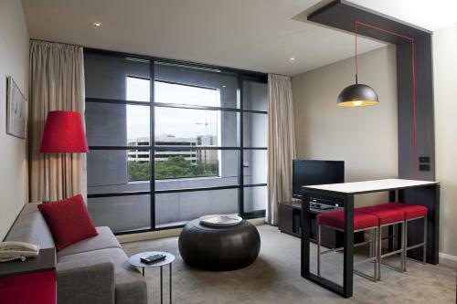 Hotel Mantra On Hindmarsh Square