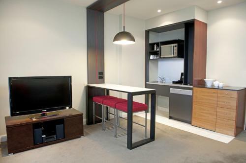 Hotel Mantra On Hindmarsh Square