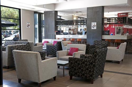 Hotel Mantra On Hindmarsh Square