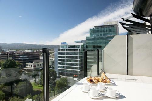 Hotel Mantra On Hindmarsh Square