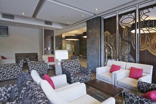 Hotel Mantra On Hindmarsh Square