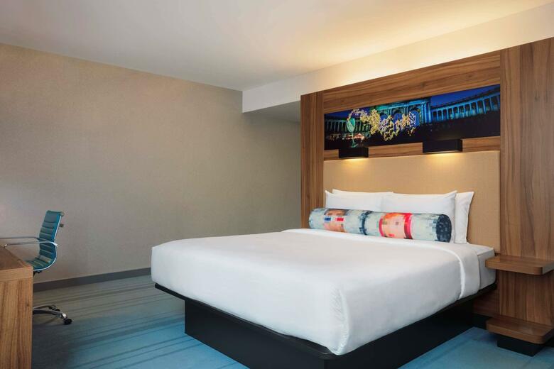 Hotel Aloft Brussels Schuman
