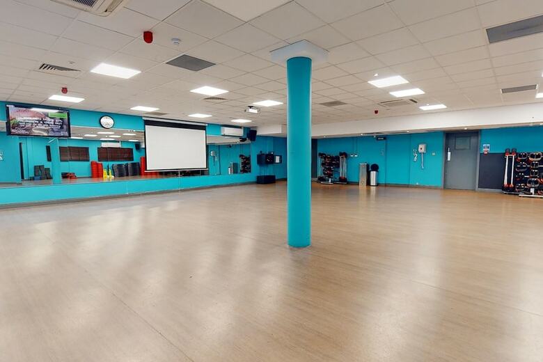 Village Cardiff - Hotel & Leisure Club