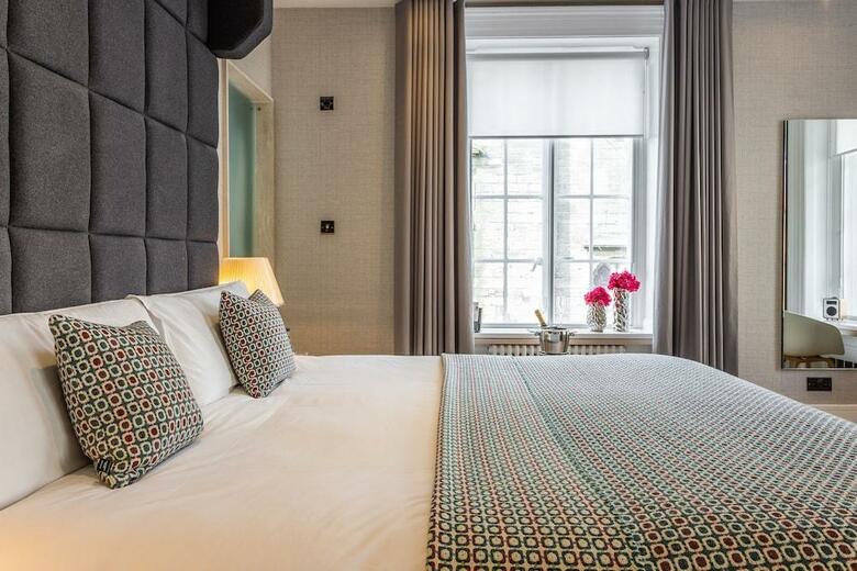 Bank Hotel