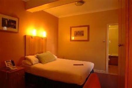 Stay Central Hotel