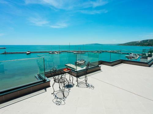 Antik Apartments